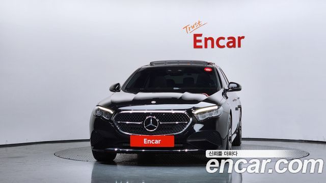 Mercedes-Benz E-Class 2025 — photo 3