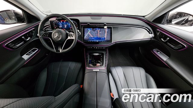 Mercedes-Benz E-Class 2025 — photo 10
