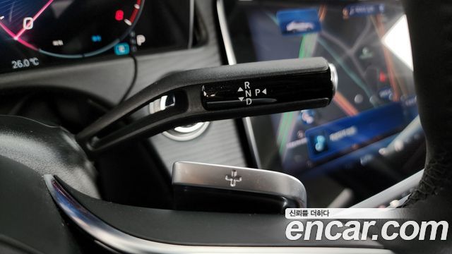Mercedes-Benz E-Class 2025 — photo 12