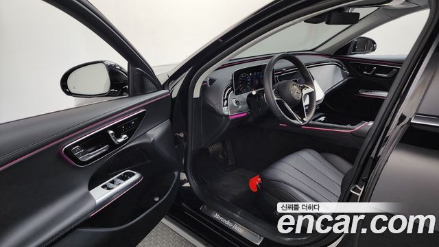 Mercedes-Benz E-Class 2025 — photo 13