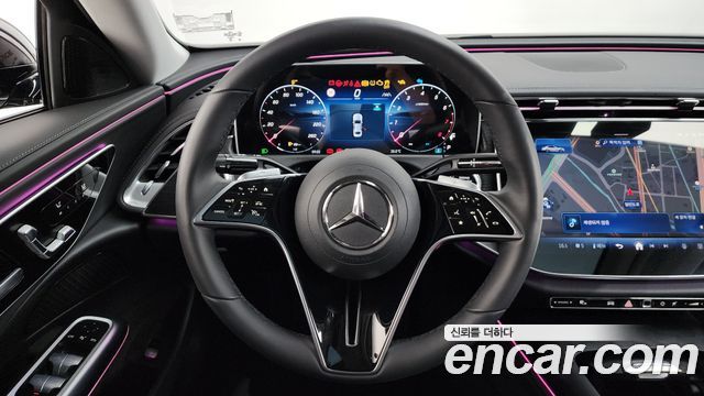 Mercedes-Benz E-Class 2025 — photo 18