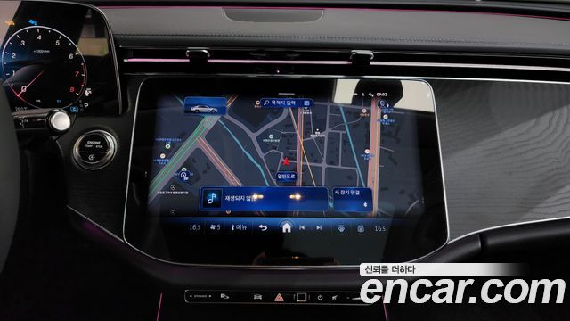Mercedes-Benz E-Class 2025 — photo 19
