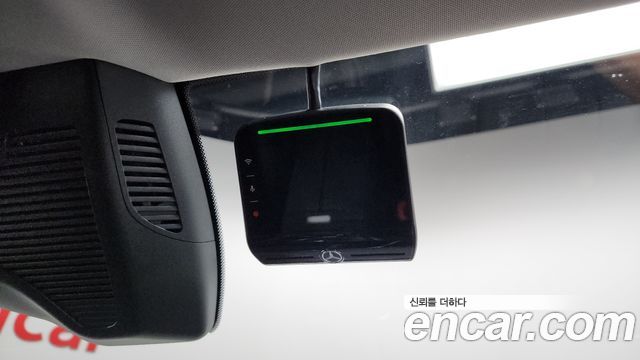 Mercedes-Benz E-Class 2025 — photo 24