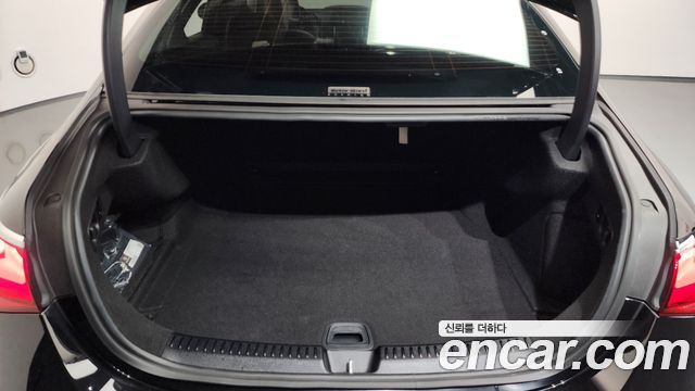 Mercedes-Benz E-Class 2025 — photo 26