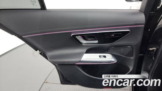 Mercedes-Benz E-Class 2025 — photo 15