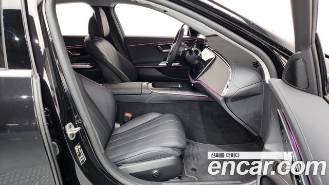 Mercedes-Benz E-Class 2025 — photo 16