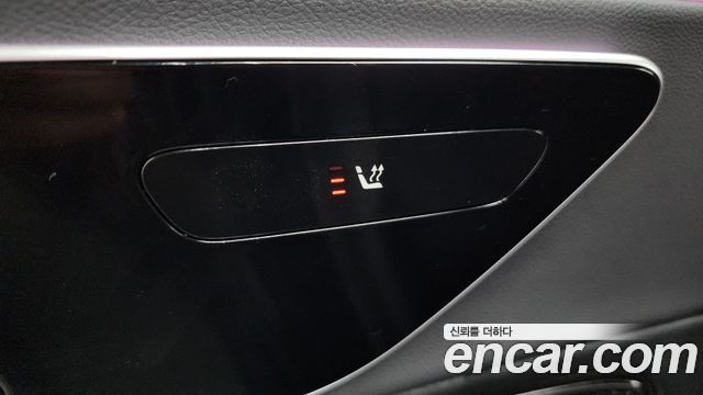 Mercedes-Benz E-Class 2025 — photo 32
