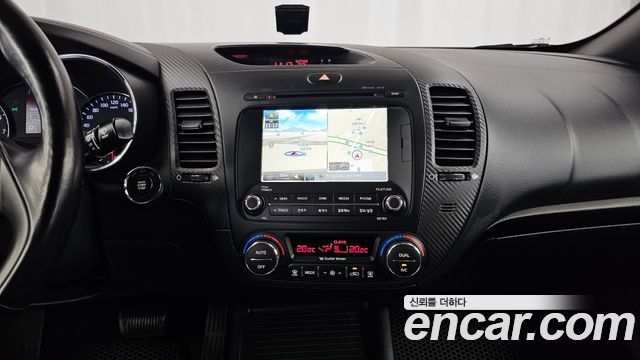 Kia K3 2015 — photo 16