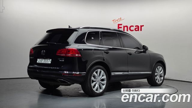 Volkswagen Touareg 2015 — photo 2