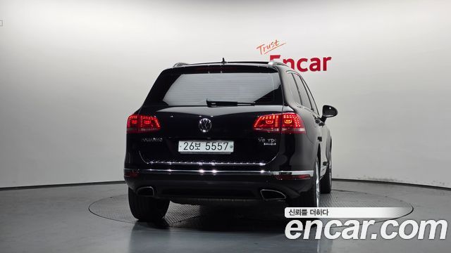 Volkswagen Touareg 2015 — photo 4