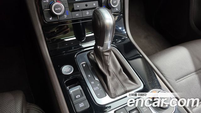 Volkswagen Touareg 2015 — photo 9