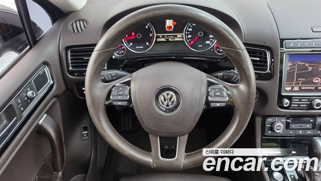 Volkswagen Touareg 2015 — photo 13
