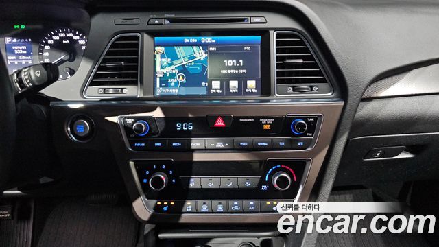 Hyundai Sonata 2017 — photo 18