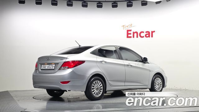 Hyundai Accent 2015 — photo 2