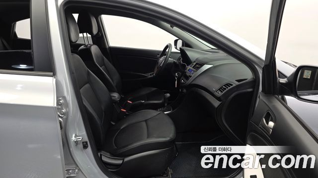 Hyundai Accent 2015 — photo 11