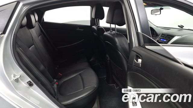 Hyundai Accent 2015 — photo 12