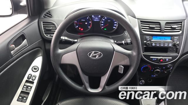 Hyundai Accent 2015 — photo 13