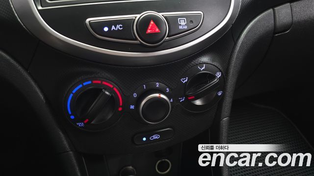 Hyundai Accent 2015 — photo 15