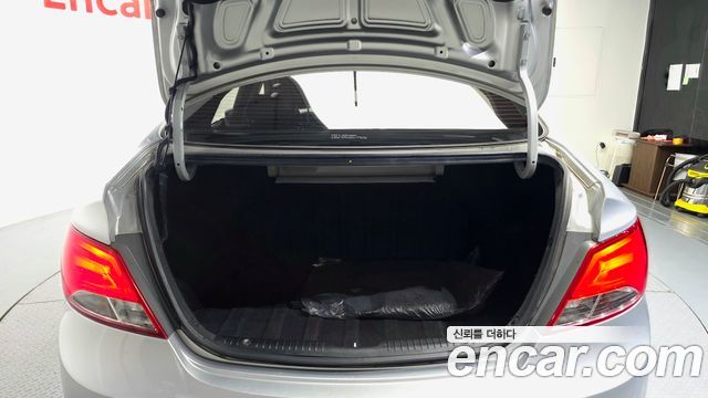 Hyundai Accent 2015 — photo 20