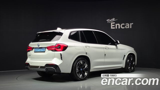 BMW iX3 2023 — photo 2