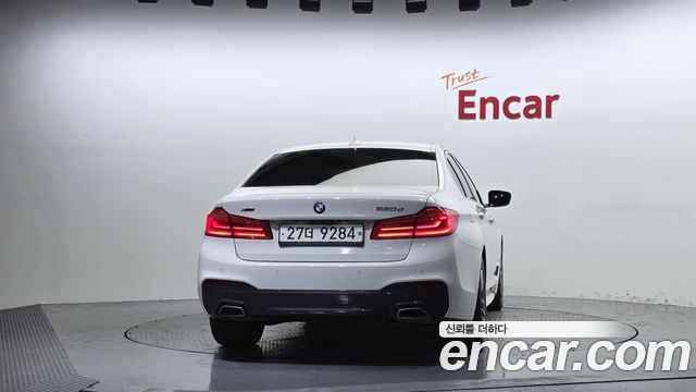 BMW 5-Series 2018 — photo 4