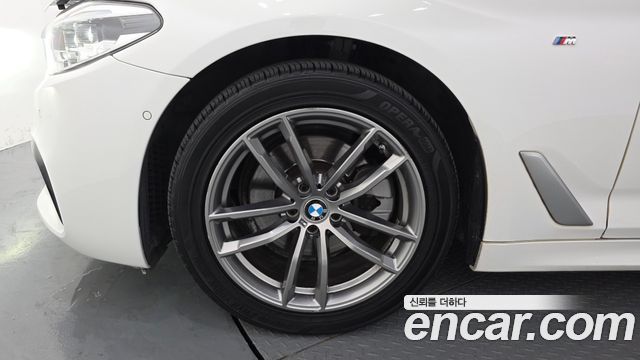 BMW 5-Series 2018 — photo 5