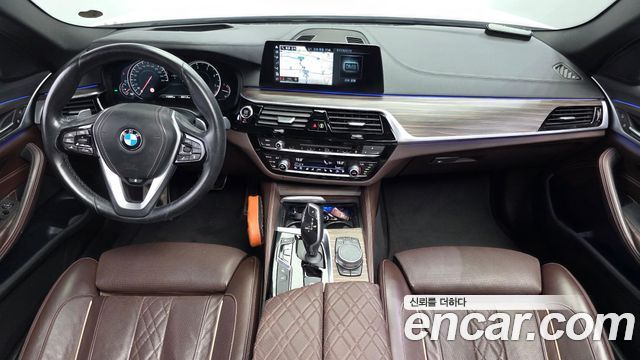 BMW 5-Series 2018 — photo 7