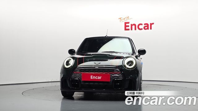 Mini Cooper Convertible 2024 — photo 3