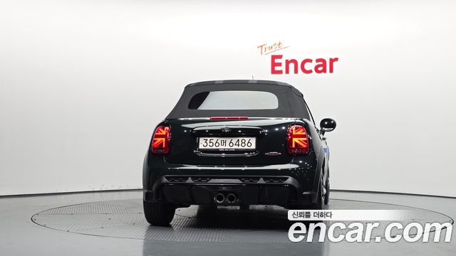 Mini Cooper Convertible 2024 — photo 4