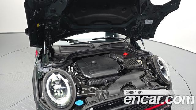 Mini Cooper Convertible 2024 — photo 6