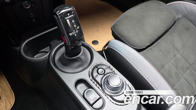 Mini Cooper Convertible 2024 — photo 12