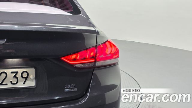 Genesis G80 2018 — photo 9