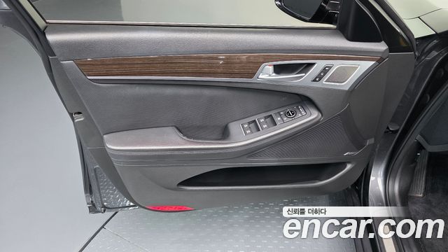 Genesis G80 2018 — photo 14