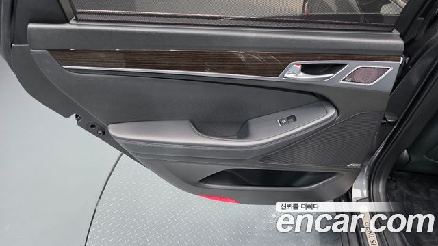 Genesis G80 2018 — photo 15