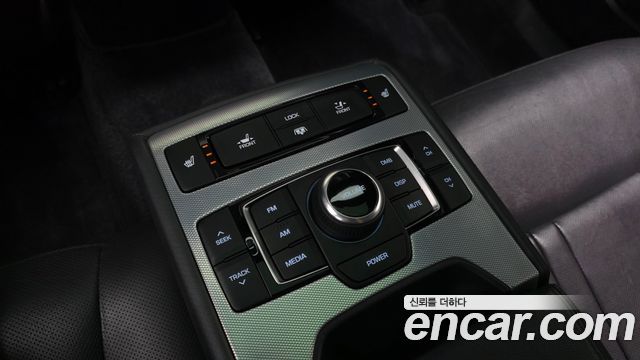 Genesis G80 2018 — photo 29