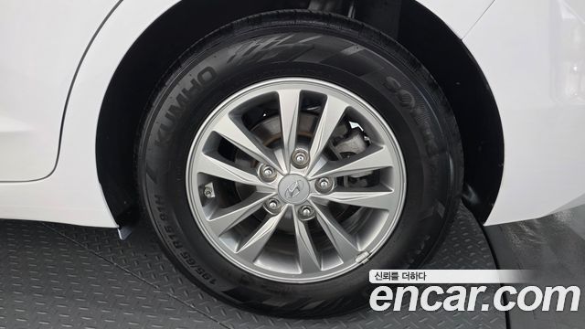 Hyundai AVANTE 2020 — photo 7