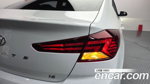 Hyundai AVANTE 2020 — photo 9