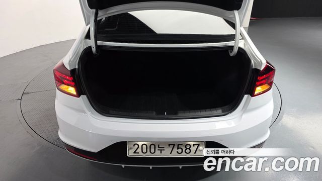 Hyundai AVANTE 2020 — photo 29
