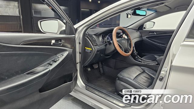 Hyundai Sonata 2012 — photo 10