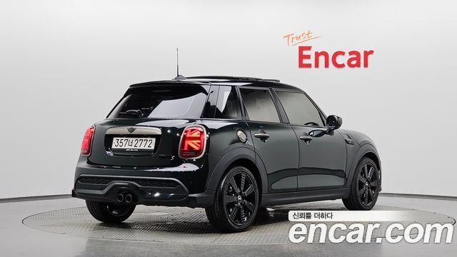 Mini Cooper 2023 — photo 2