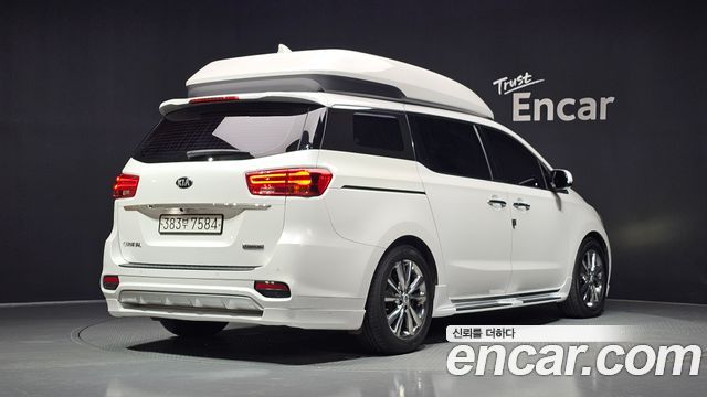 Kia Canival 2019 — photo 2