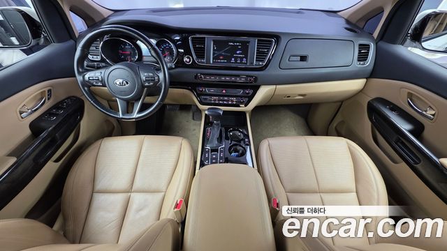 Kia Canival 2019 — photo 10
