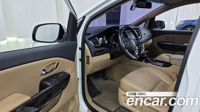 Kia Canival 2019 — photo 13