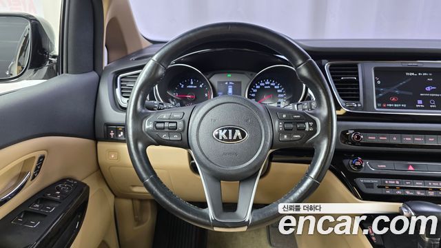 Kia Canival 2019 — photo 18