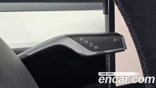 Tesla Model Y 2024 — photo 12