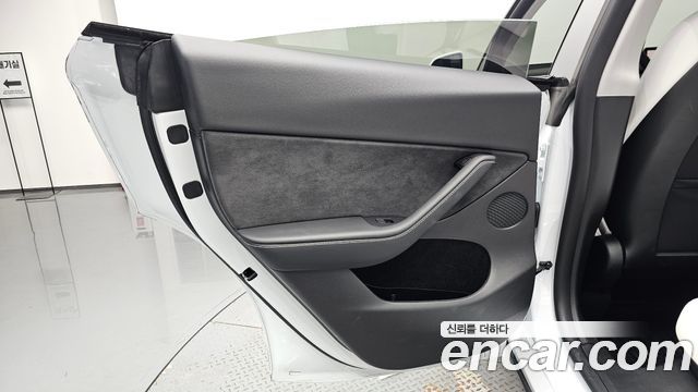 Tesla Model Y 2024 — photo 15