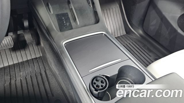 Tesla Model Y 2024 — photo 29
