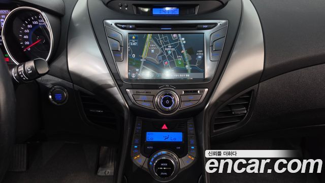 Hyundai AVANTE 2014 — photo 18