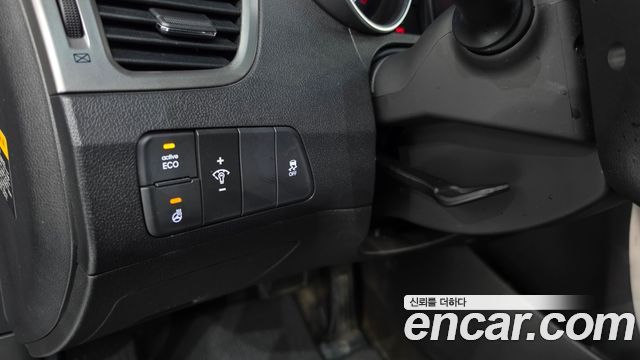 Hyundai AVANTE 2014 — photo 26
