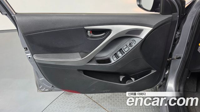 Hyundai AVANTE 2014 — photo 14